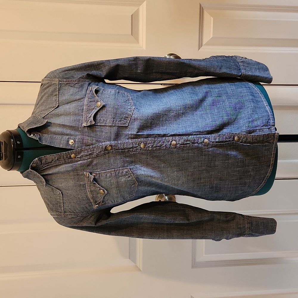 Chambray pearl snap